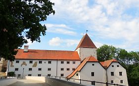 Gaestehaus Maelzerei Auf Schloss Neuburg Am Inn